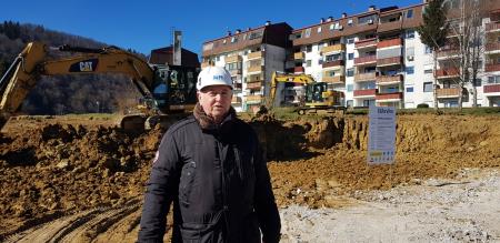 Mirna soseska, polozitev temeljnega kamna, Dusan Skerbis, foto Lapego